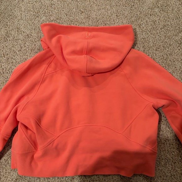 Lululemon Scuba Lightly Worn! - Picture 2 of 4